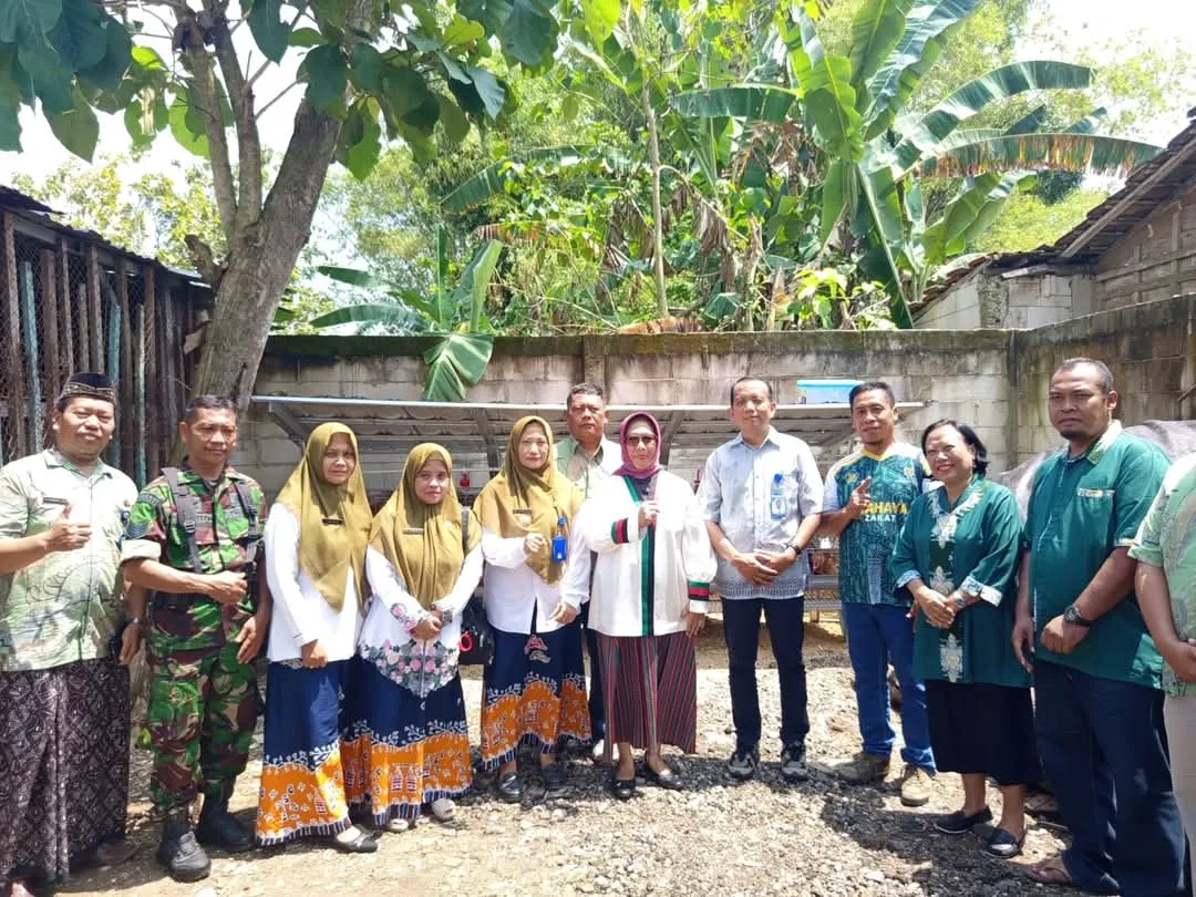 PEMBERIAN CSR BIBIT AYAM DI KELURAHAN MLANGSEN KABUPATEN BLORA